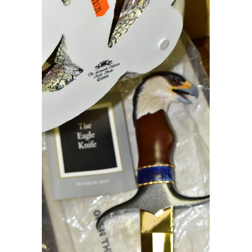 425 - A BOXED LEONARDO COLLECTION RATTLE SNAKE, AND BOXED FRANKLIN MINT 'THE EAGLE KNIFE', the resin rattl... 