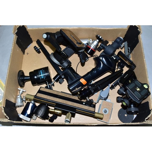 439 - A BOX CONTAINING ASSORTED TRIPOD HEADS ETC, to include a Manfrotto 454 micro adjustment plate, Manfr... 