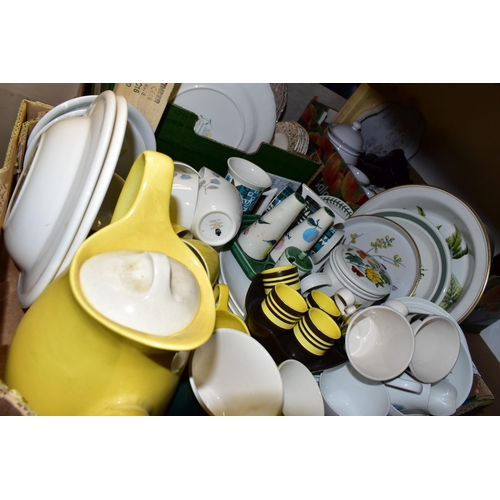 457 - SIX BOXES OF DINNERWARES AND ASSORTED  MID CENTURY CERAMICS, to include a yellow Midwinter coffee se... 