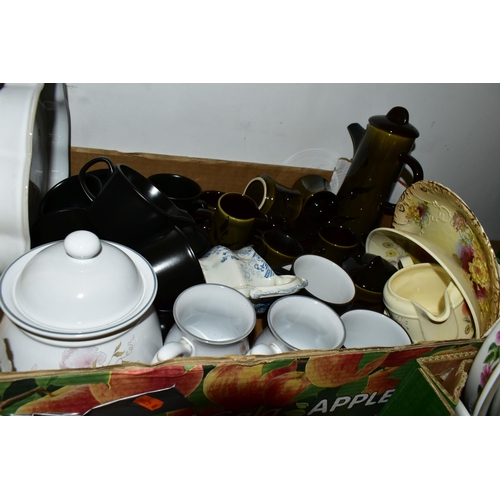 457 - SIX BOXES OF DINNERWARES AND ASSORTED  MID CENTURY CERAMICS, to include a yellow Midwinter coffee se... 