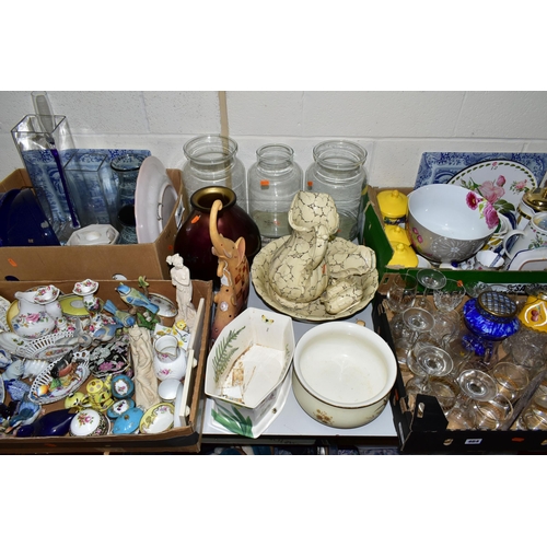 464 - FOUR BOXES AND LOOSE CERAMICS AND GLASS ETC, to include a splatter glass vase, gift ware items marke... 