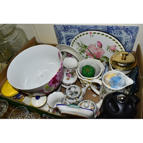 464 - FOUR BOXES AND LOOSE CERAMICS AND GLASS ETC, to include a splatter glass vase, gift ware items marke... 