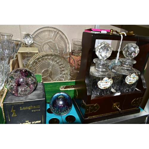 467 - FOUR BOXES AND LOOSE GLASS WARES ETC, to include two Langham Glass paperweights - one boxed, unbrand... 