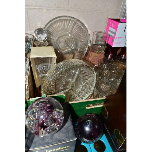 467 - FOUR BOXES AND LOOSE GLASS WARES ETC, to include two Langham Glass paperweights - one boxed, unbrand... 