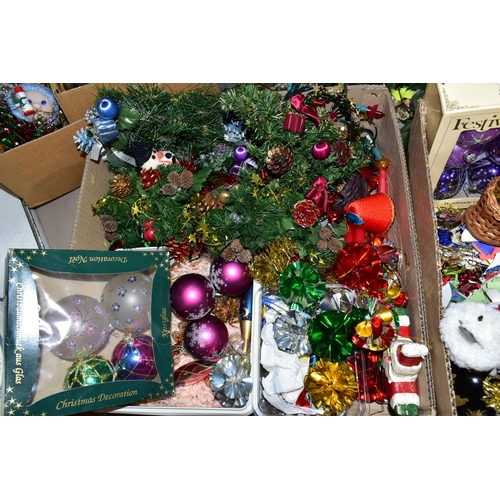 476 - FOUR BOXES OF CHRISTMAS DECORATIONS, to include twentieth century and modern ornaments, baubles, tin... 