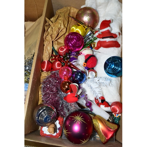 476 - FOUR BOXES OF CHRISTMAS DECORATIONS, to include twentieth century and modern ornaments, baubles, tin... 