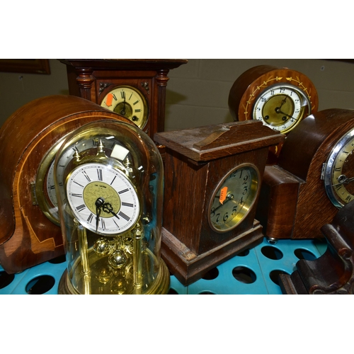 493 - EIGHT WOODEN CASED VINTAGE MANTEL CLOCKS, to include Westminster chiming examples, most will require... 