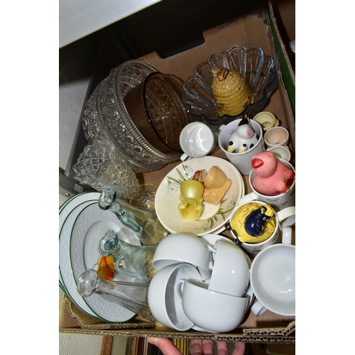 494 - THREE BOXES AND LOOSE KITCHEN WARES AND SUNDRIES ETC, to include four Royal Worcester 'Somerset Frui... 