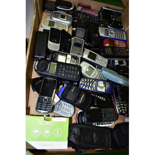 500 - TWO TRAYS CONTAINING MOBILE PHONES AND CHARGERS including a Blackberry Curve, Motorola MG-1-4A11, a ... 