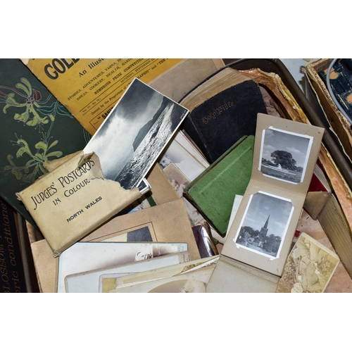 507 - EPHEMERA, an old travel case containing a collection of early 20th century photographs, scrapbooks ,... 