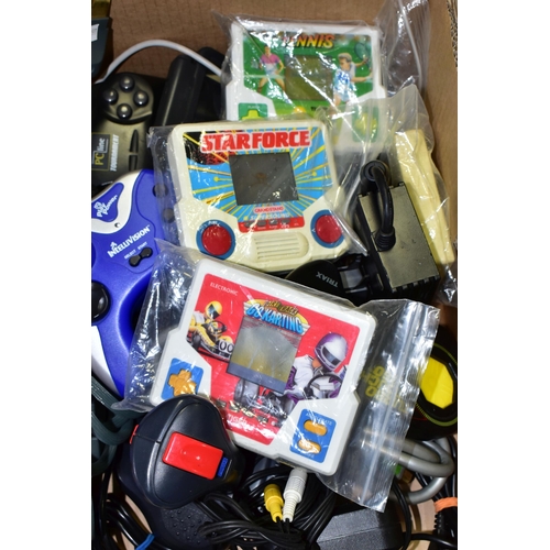 512 - QUANTITY OF GAMING ITEMS INCLUDING THE INFAMOUS TIGER ELECTRONIC LCD GAMES, items include Tiger Elec... 