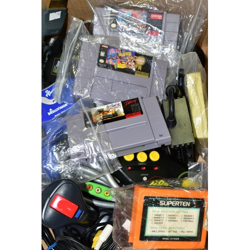 512 - QUANTITY OF GAMING ITEMS INCLUDING THE INFAMOUS TIGER ELECTRONIC LCD GAMES, items include Tiger Elec... 