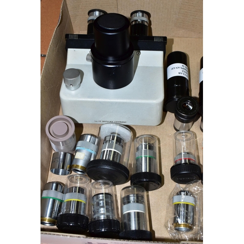 538 - ONE TRAY OF LEITZ WETZLAR MICROSCOPE OBJECTIVES, to include a Leitz Wetzlar binocular microscope att... 