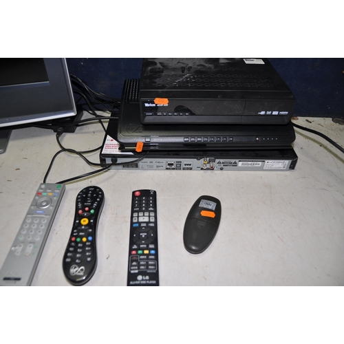 1108 - A SONY KDL-32S2010 32in TV with remote (PAT pass and working), along with a Tevion HDSR-420 Freeview... 