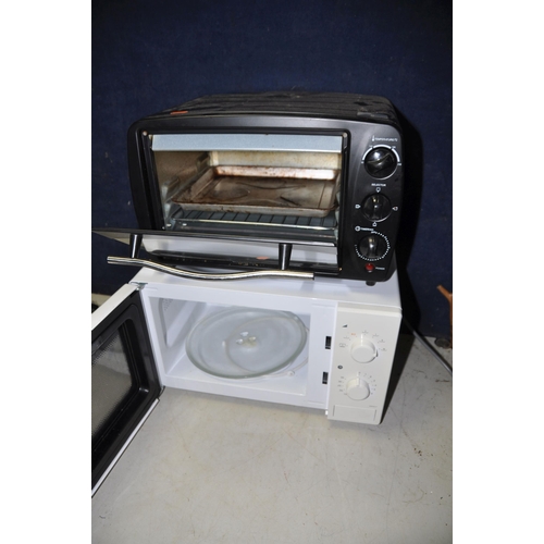 1110 - A DEAWOO KOR-6L77 MICROWAVE along with an Elgento E14026 small oven (both PAT pass and working)