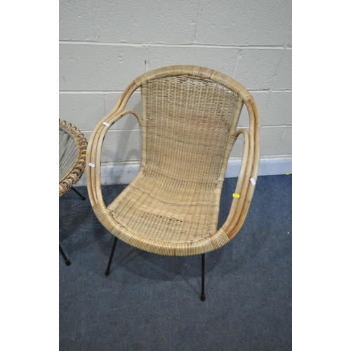 1215 - A FRANCO ALBINI CIRCULAR WICKER COFFEE TABLE, with a glass insert, diameter 69cm x height 51cm, alon... 