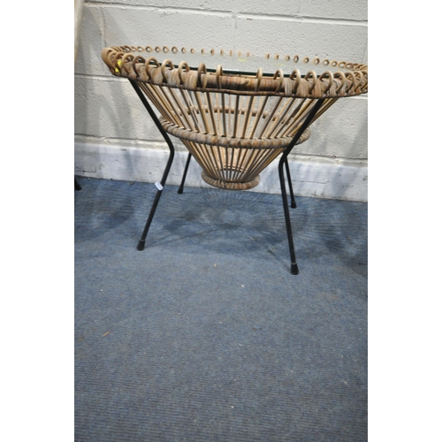 1215 - A FRANCO ALBINI CIRCULAR WICKER COFFEE TABLE, with a glass insert, diameter 69cm x height 51cm, alon... 