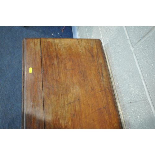 1286 - A GEORGIAN MAHOGANY GATE LEG TABLE, on six cabriole legs, open length 157cm x closed length 45cm x d... 