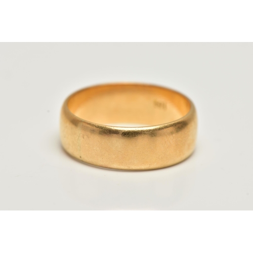 13 - A WIDE POLISHED YELLOW METAL BAND, approximate band width 6.9mm, stamped 18ct, ring size P centre, a... 