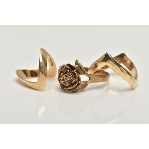 16 - THREE 9CT GOLD RINGS, to include a polished double wish bone ring, hallmarked 9ct Birmingham, approx... 