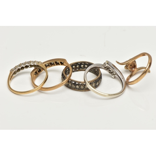 27 - FIVE ASSORTED RINGS, the first a 9ct yellow gold ring, set with a floral cluster of circular cut cub... 