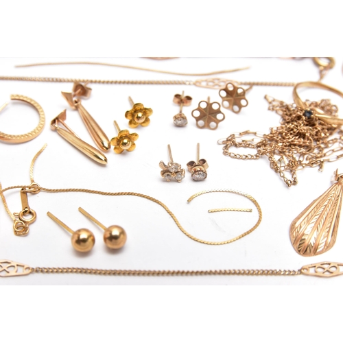 62 - A BAG OF ASSORTED YELLOW METAL JEWELLERY, to include a pair of hoop earrings hallmarked 9ct Birmingh... 