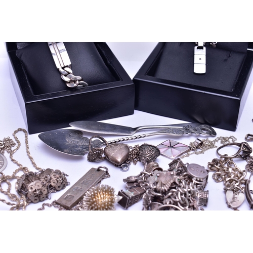 86 - ASSORTED SILVER AND WHITE METAL JEWELLERY AND ITEMS, to include a charm bracelet with charms, ingot ... 