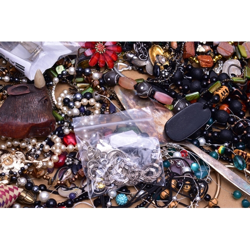 92 - A BOX OF COSTUME JEWELLERY AND OTHER ITEMS, to include a small heart pendant set with a heart cut aq... 