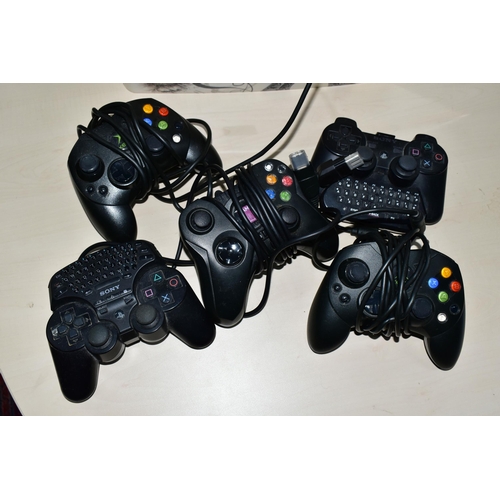 291 - BOX CONTAINING ORIGINAL XBOX AND PS3 CONTROLLERS, PS3 controllers are all equipped with a keyboard a... 