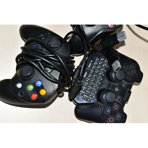 291 - BOX CONTAINING ORIGINAL XBOX AND PS3 CONTROLLERS, PS3 controllers are all equipped with a keyboard a... 