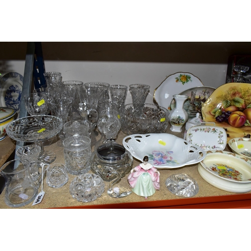 366 - A GROUP OF CERAMICS AND CUT CRYSTAL, comprising two Royal Doulton 'Bunnykins' dishes, a Royal Doulto... 