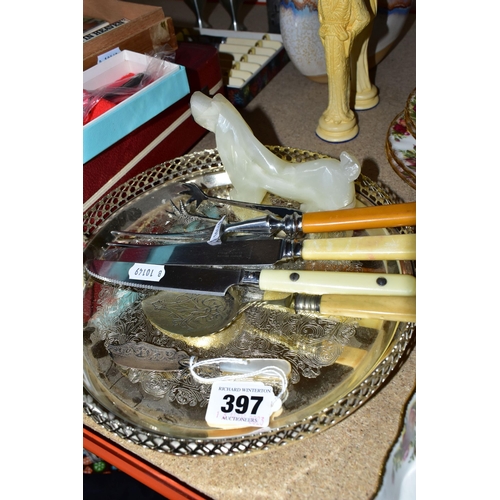 397 - A COLLECTION OF SILVERPLATE CUTLERY, comprising a boxed set of Cowens Albrand butter knives, a child... 