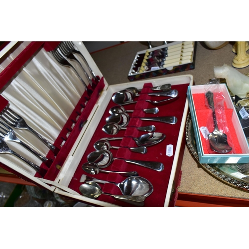 397 - A COLLECTION OF SILVERPLATE CUTLERY, comprising a boxed set of Cowens Albrand butter knives, a child... 