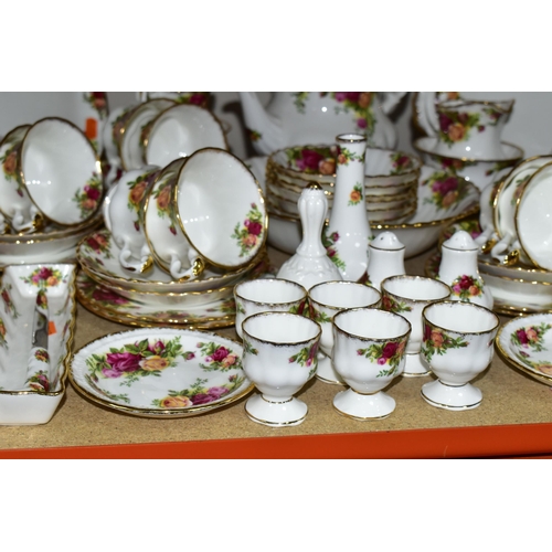 398 - A COLLECTION OF ROYAL ALBERT 'OLD COUNTRY ROSES' TEAWARES, comprising teapot, two trinket dishes, on... 