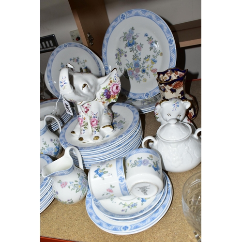 407 - A ROYAL DOULTON 'CONISTON' PATTERN H5030 PART DINNER SET AND CUT GLASSWARE, comprising a set of six ... 