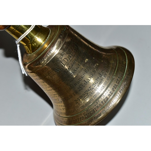 418 - BRASSWORKERS TRADE UNION INTEREST - AN UNUSUAL LATE VICTORIAN BRASS HAND BELL WITH TURNED WOODEN HAN... 