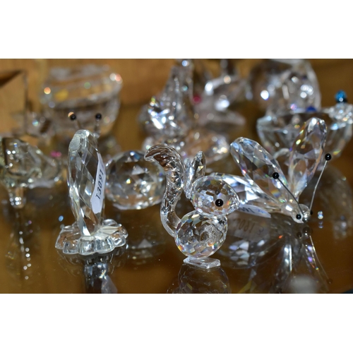 435 - A COLLECTION OF CRYSTAL ORNAMENTS, approximately sixteen pieces to include a Swarovski blow fish (fi... 