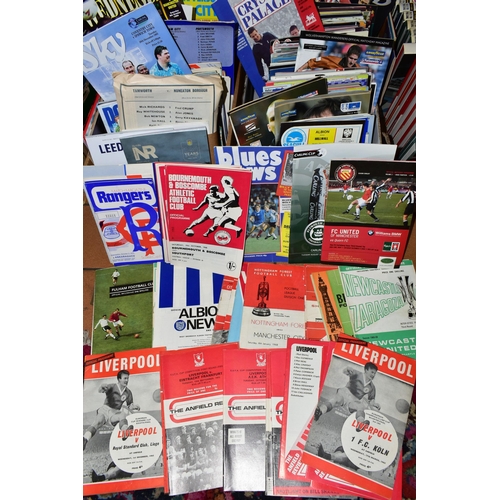 505 - FOOTBALL/MISCELLANEOUS PROGRAMMES, Three Boxes containing several hundred assorted Football Club Pro... 