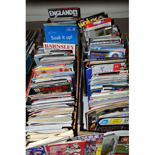 505 - FOOTBALL/MISCELLANEOUS PROGRAMMES, Three Boxes containing several hundred assorted Football Club Pro... 