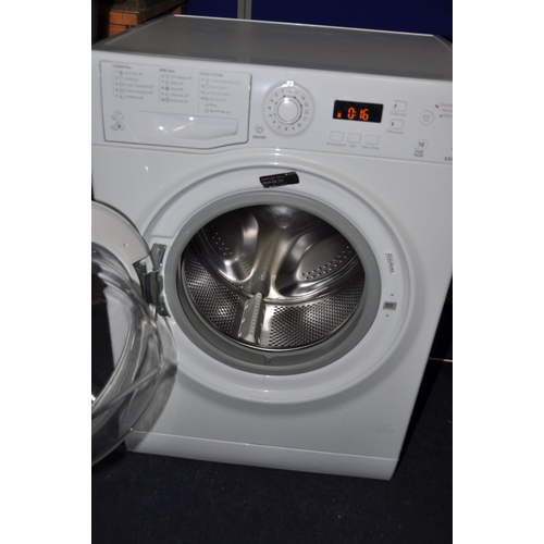 A HOTPOINT WMEF762 WASHING MACHINE measuring width 60cm x depth 56cm x