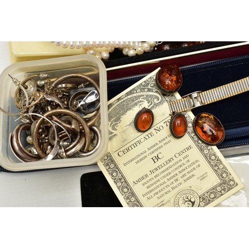 107 - A BOX OF ASSORTED COSTUME AND WHITE METAL JEWELLERY, to include a silver belcher chain, fitted with ... 