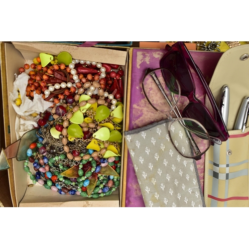 117 - A BOX OF ASSORTED COSTUME JEWELLERY AND ITEMS, to include various beaded necklaces, imitation pearl ... 