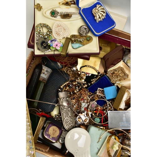 118 - A BOX OF ASSORTED COSTUME JEWELLERY AND ITEMS, to include various imitation pearl necklaces, pendant... 