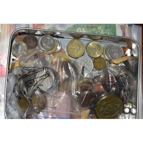 131 - A LARGE AND HEAVY PLASTIC TUB CONTAINING WORLD COINS AND COMMEMORATIVES, to include 1913 German Stat... 