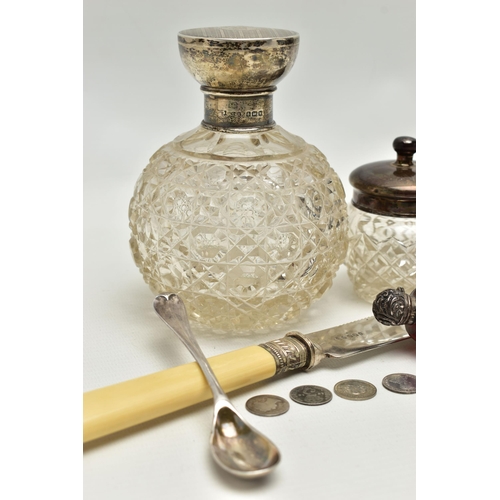 156 - AN EARLY 20TH CENTURY SCENT BOTTLE AND OTHER ITEMS, to include a large round glass vanity scent bott... 