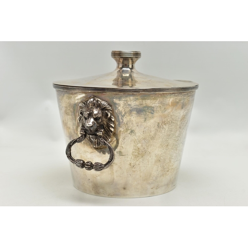 157 - AN ELIZABETH II WILLIAM COMYNS & SONS LTD FOR DUNHILL, SILVER ICE BUCKET AND COVER, the circular pul... 