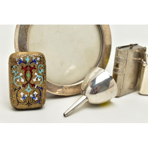 161 - A SMALL PARCEL OF SILVER AND PLATED ITEMS, comprising a Victorian vesta case, engraved initials, Bir... 