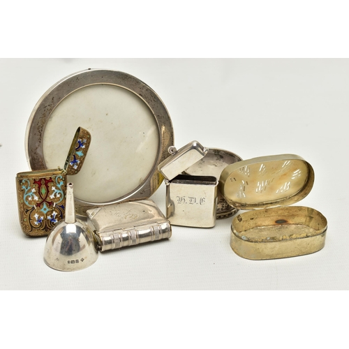 161 - A SMALL PARCEL OF SILVER AND PLATED ITEMS, comprising a Victorian vesta case, engraved initials, Bir... 