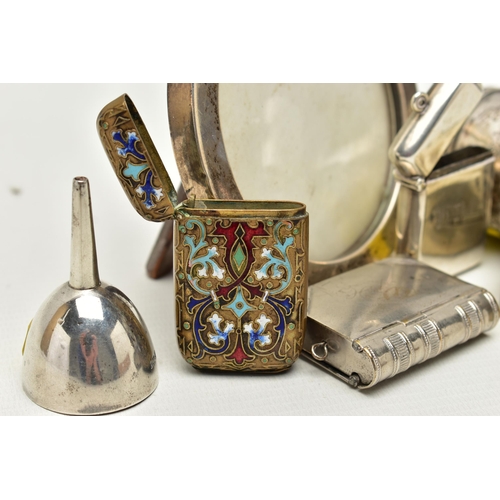 161 - A SMALL PARCEL OF SILVER AND PLATED ITEMS, comprising a Victorian vesta case, engraved initials, Bir... 