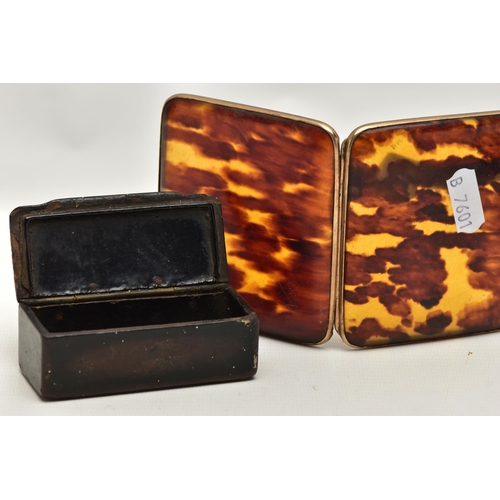 29 - AN EARLY 20TH CENTURY, 9CT GOLD MOUNTED TORTOISESHELL CIGARETTE CASE AND A PAPIER MACHE BOX, rounded... 